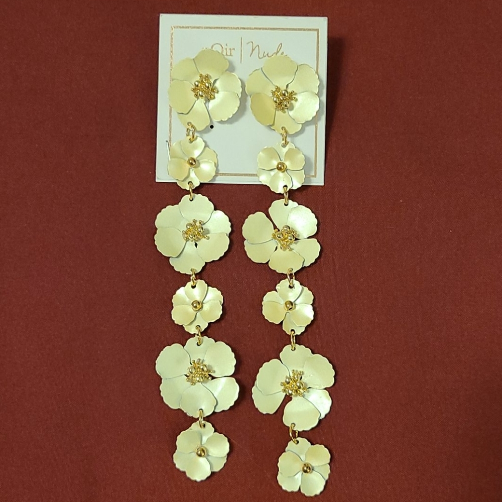 NOir Earrings